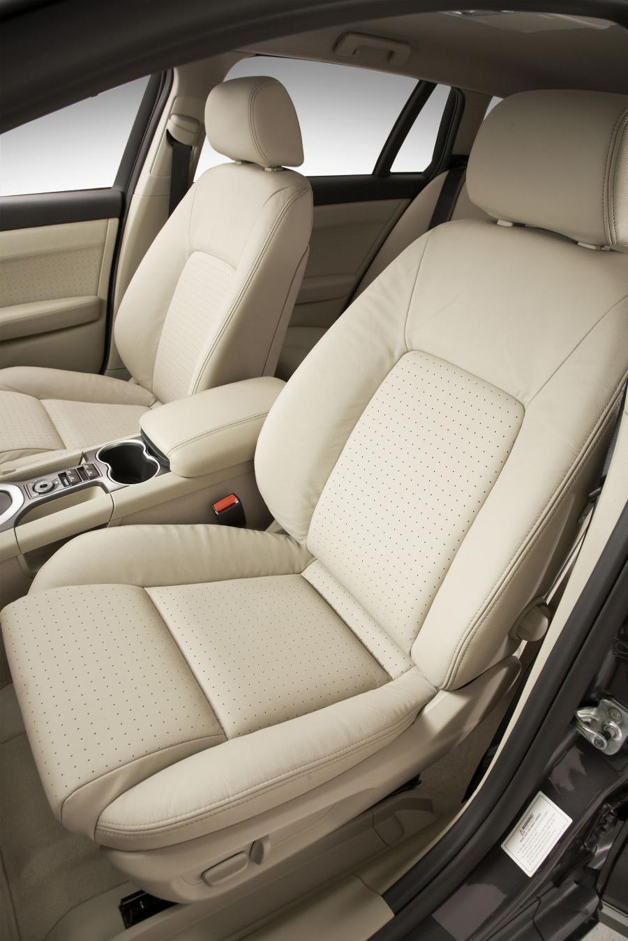  Holden Commodore VE Calais V Sportwagon 2008 года  (фото 21 из 46)